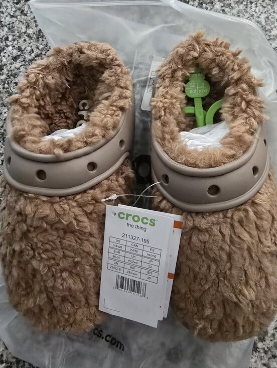 CROCS Shoes - CROCS W6 Fuzzy Lined Clog in Brown The Thing
